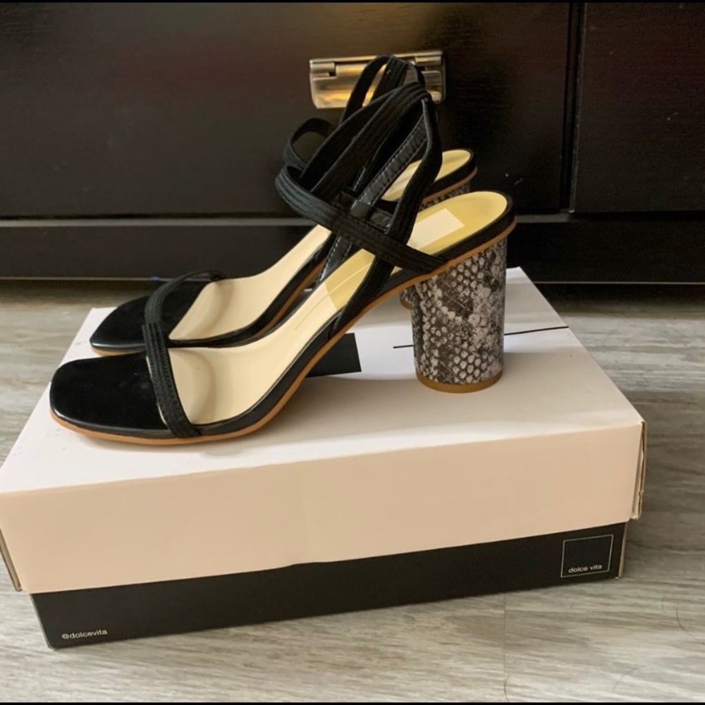 Brand New in box Dolce Vita Noni Sandals